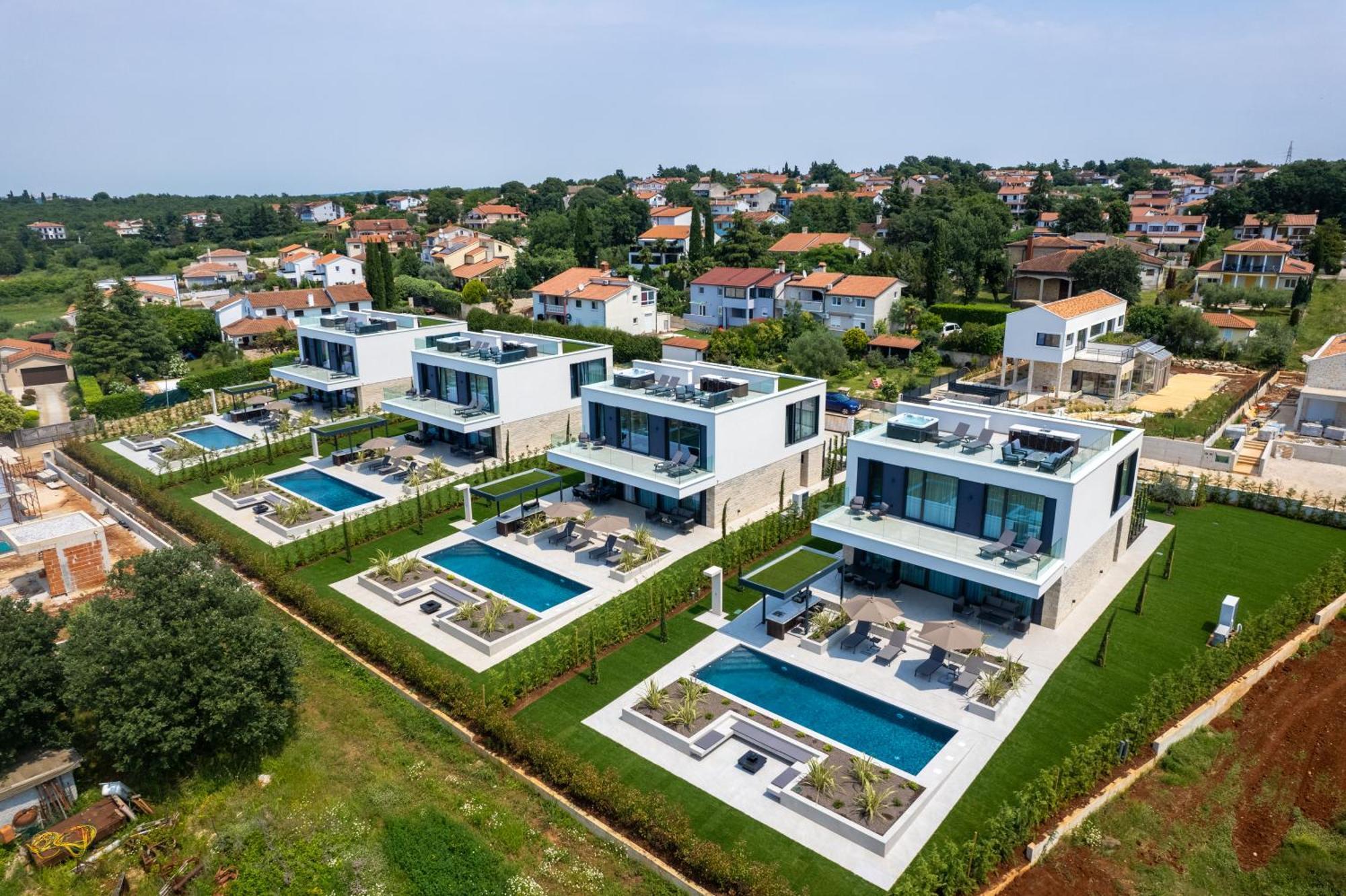 Parenzo Villa *